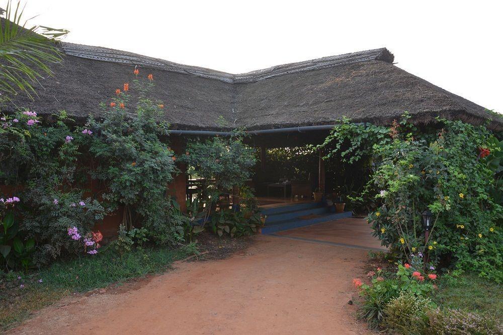 Hotel Red Earth Kabini Begūr Esterno foto