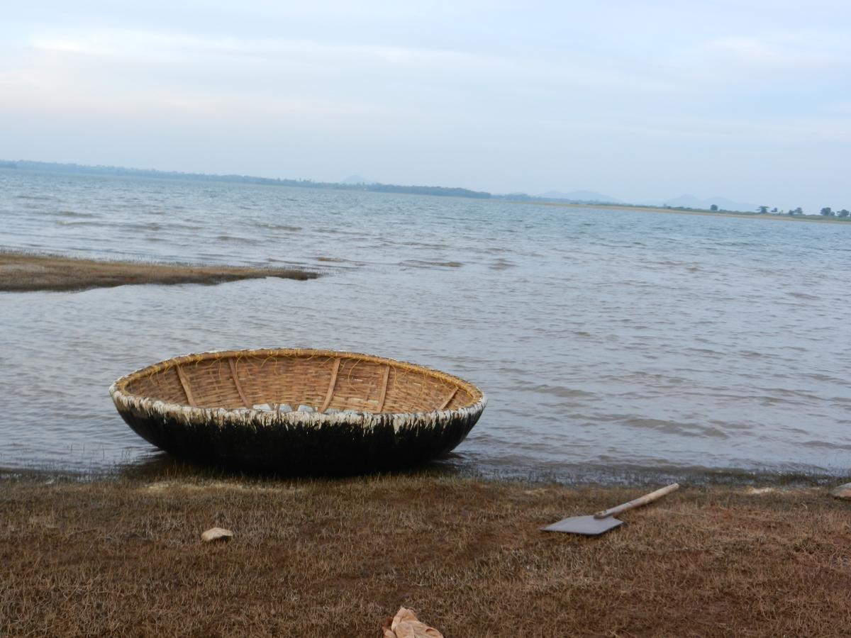 Hotel Red Earth Kabini Begūr Esterno foto